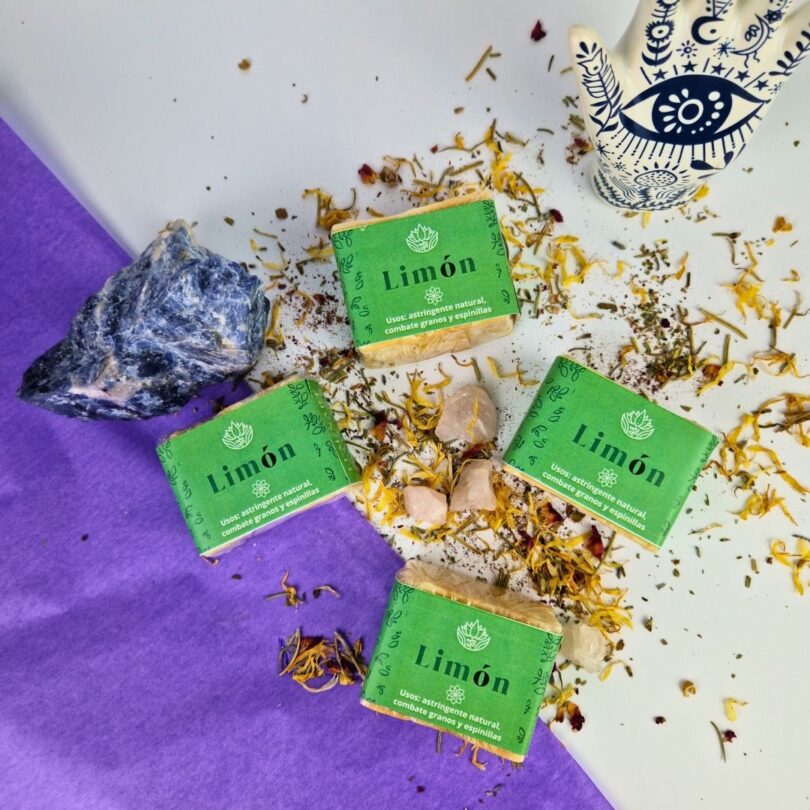 Jabón Artesanal de Limón – Limpieza Profunda, Vitalidad Cítrica y Claridad Energétic - Image 3