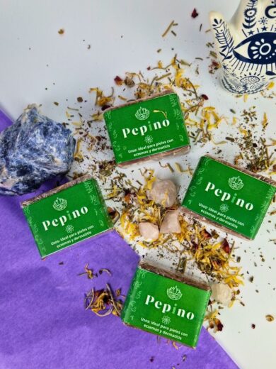Jabón Artesanal de Pepino – Frescura Hidratante, Piel Radiante y Pureza Natural - Image 3